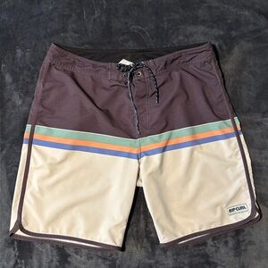 Rip Curl Men's Multicolor Swim Shorts size 34